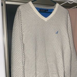 Nautica v neck sweater Off white with gray diamond print. Great condition